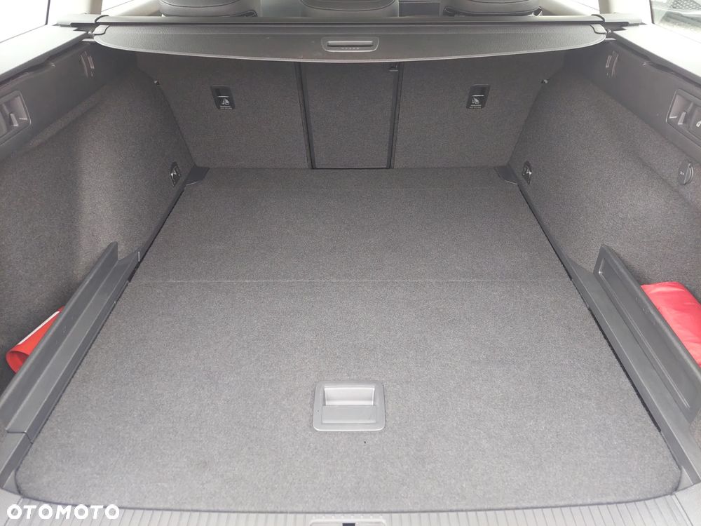 Volkswagen Passat - 34