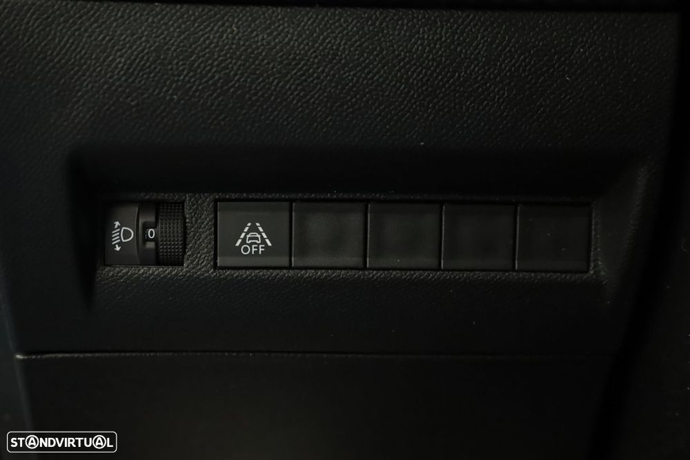 Peugeot 2008 1.2 PureTech Allure Pack EAT8 - 20