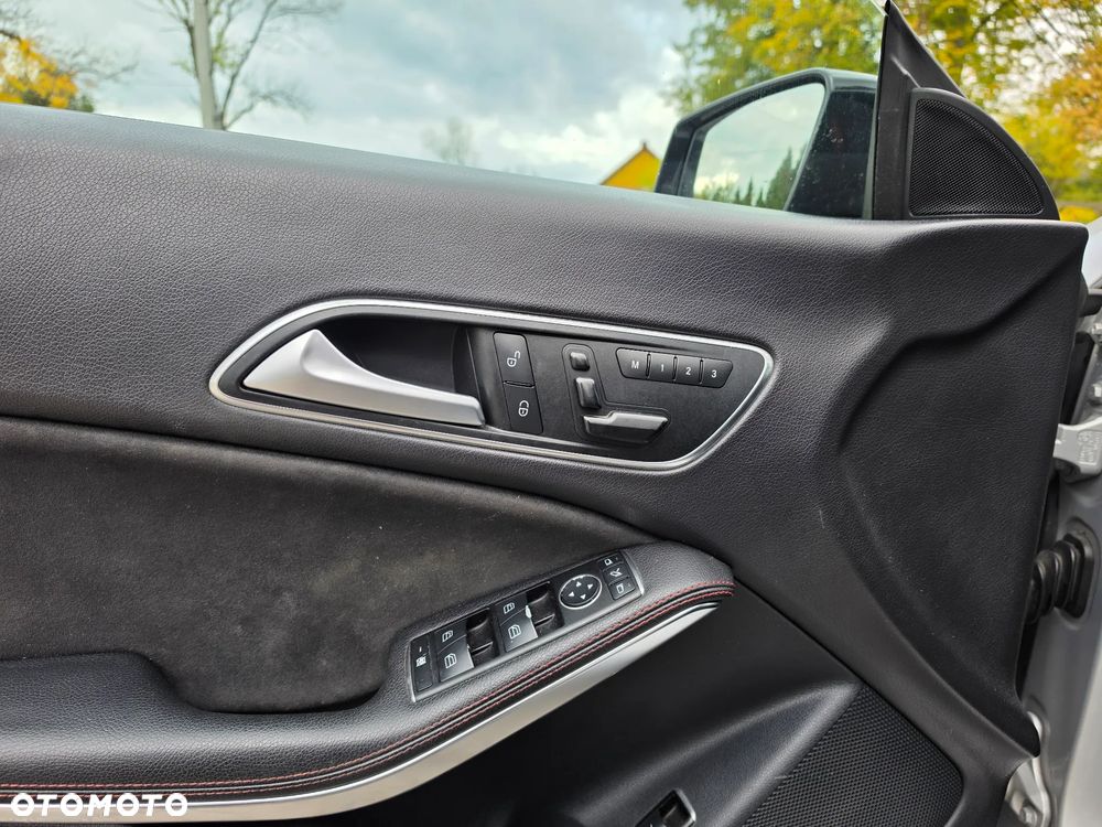 Mercedes-Benz CLA 180 d 7G-DCT AMG Line - 16