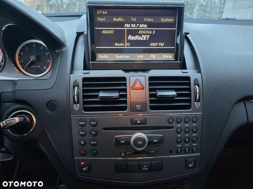 Mercedes-Benz Klasa C 250 CGI Automatik BlueEFFICIENCY Special Edition - 10