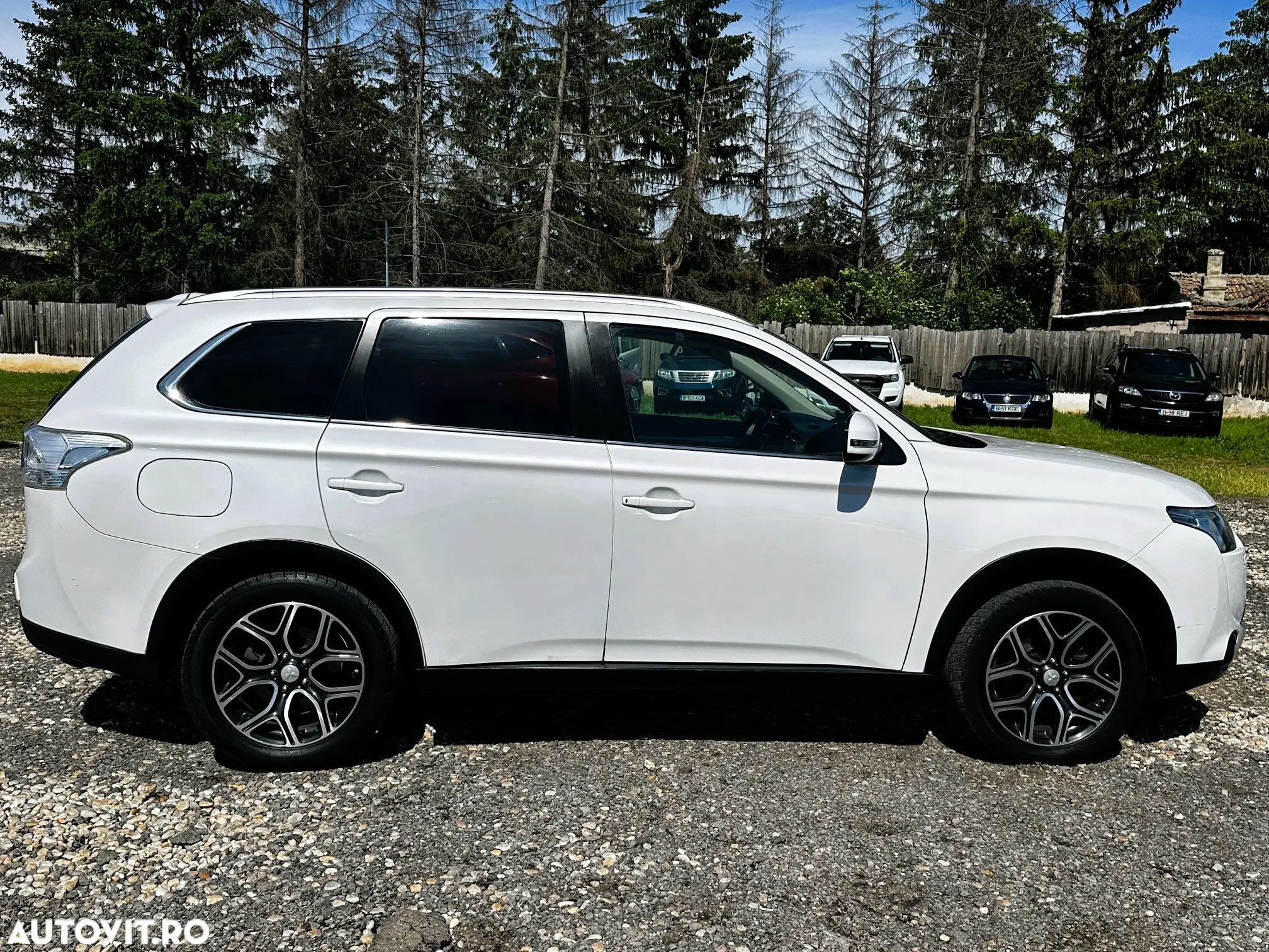 Mitsubishi Outlander 2.0 4WD Plug-In Hybrid Plus - 3