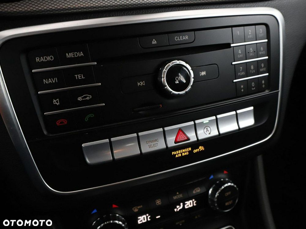 Mercedes-Benz GLA 200 7G-DCT Style - 27