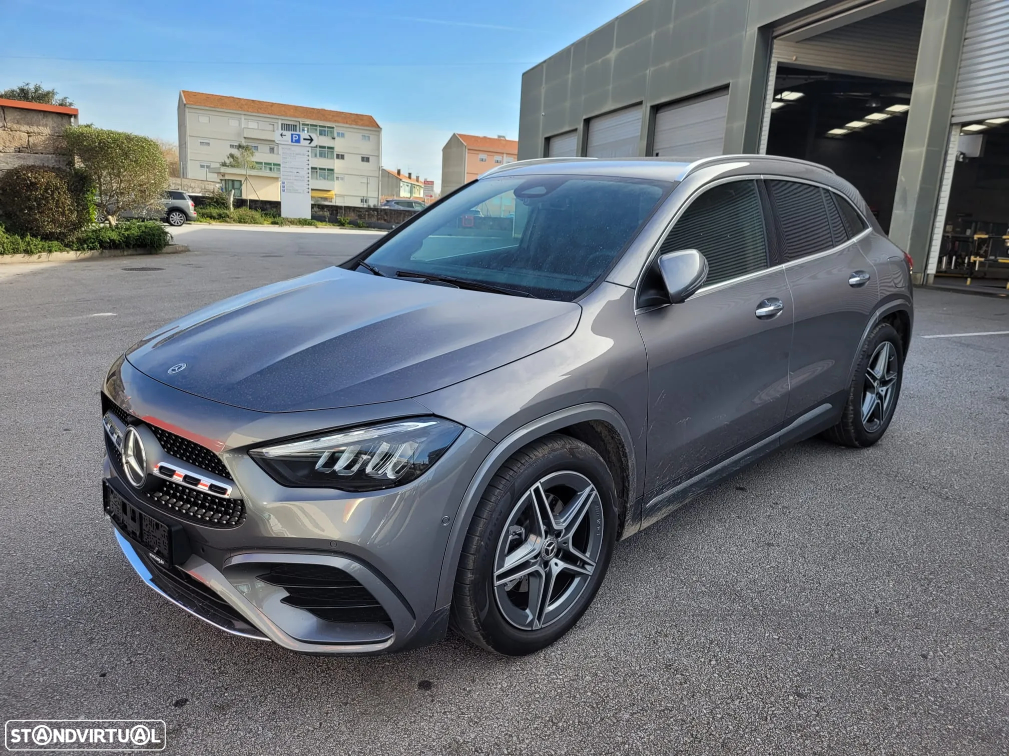 Mercedes-Benz GLA 200 7G-DCT AMG Line - 2