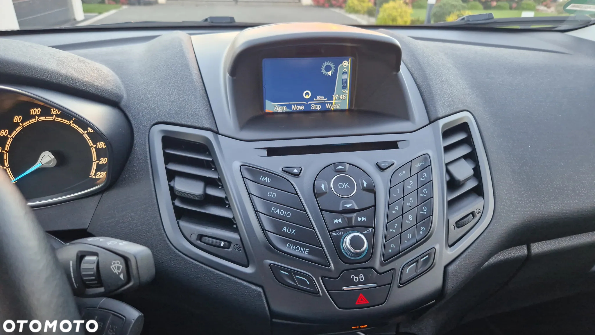 Ford Fiesta 1.0 EcoBoost Titanium - 10