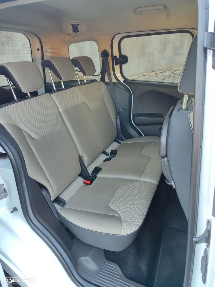 Ford Tourneo Courier 1.0 EcoBoost Ambiente - 11