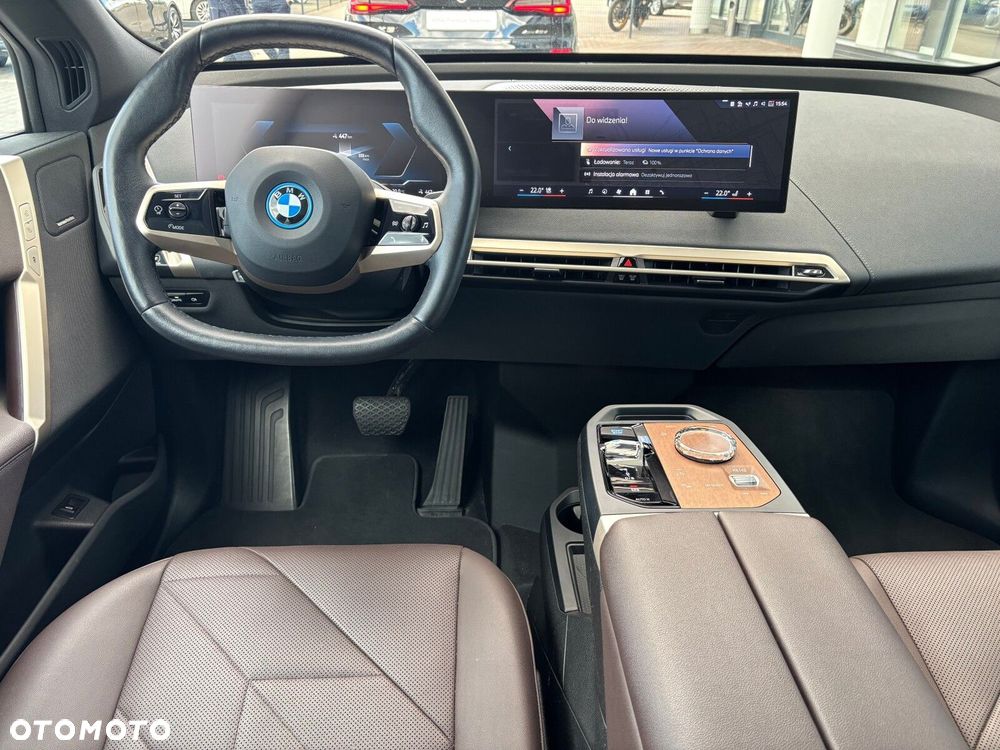 BMW iX - 39