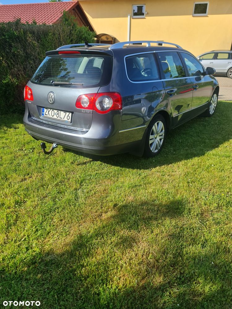 Volkswagen Passat - 4
