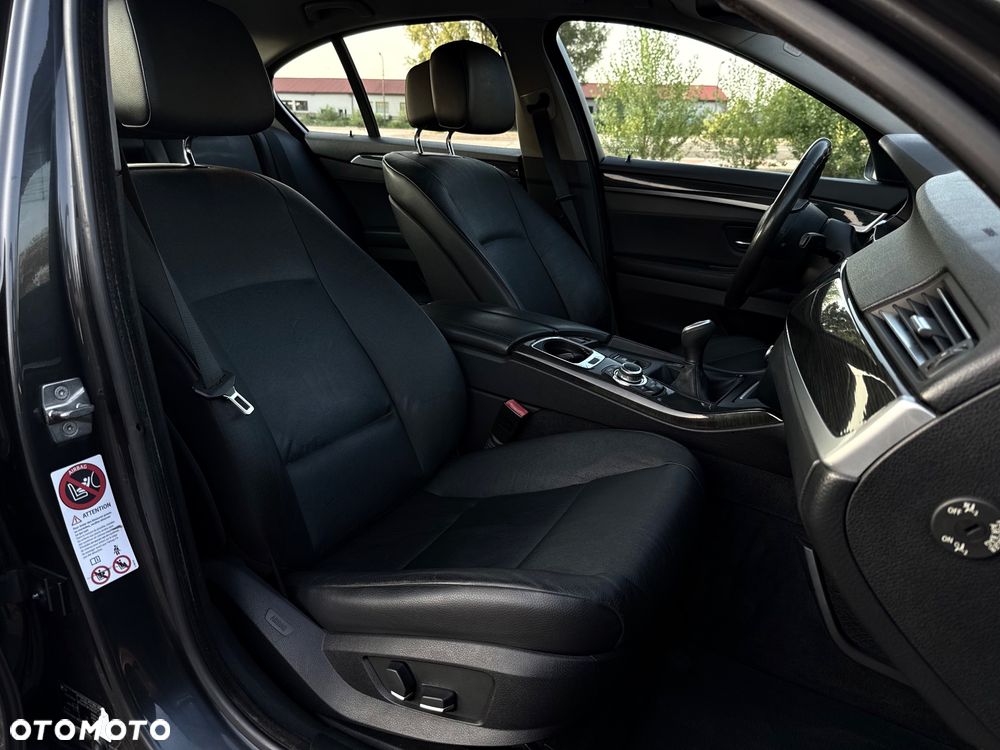 BMW Seria 5 525d - 19