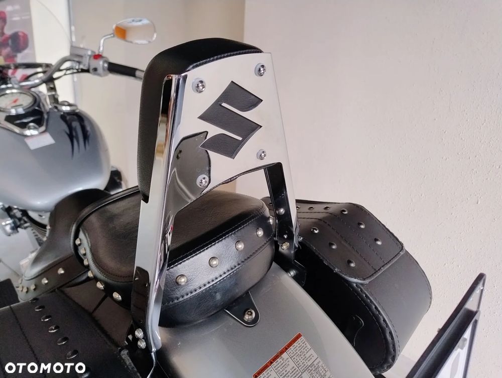 Suzuki VL 800 Volusia - 13