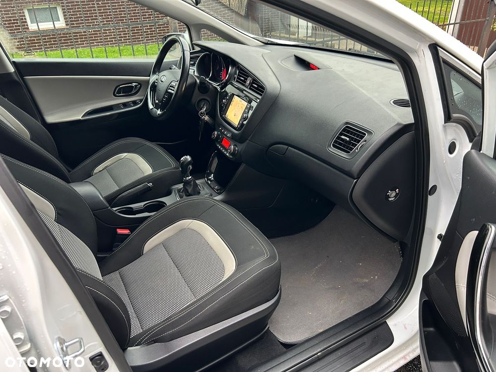 Kia Ceed 1.6 CRDi 136 ISG GT Line - 14