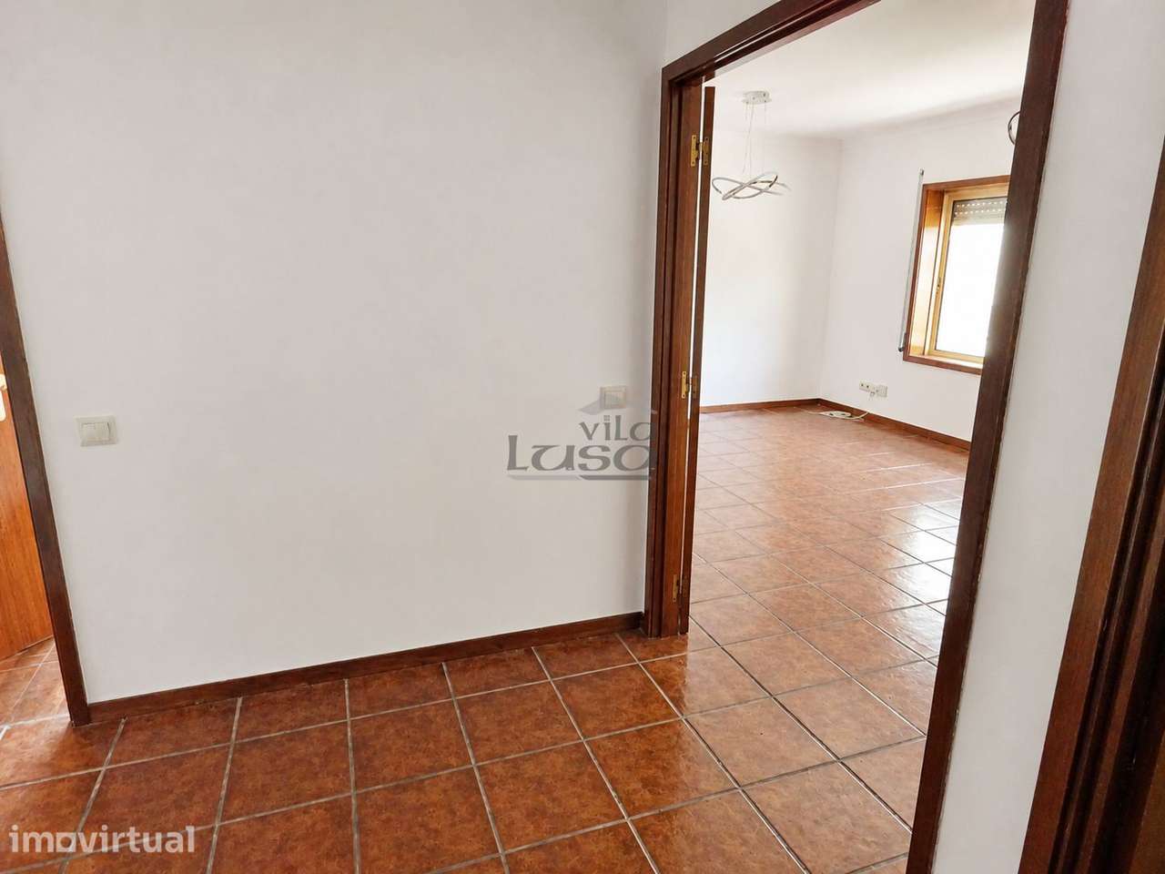 T2 Rua da Bélgica totalmente renovado, com 2 frentes, lugar de garagem - Grande imagem: 4/26