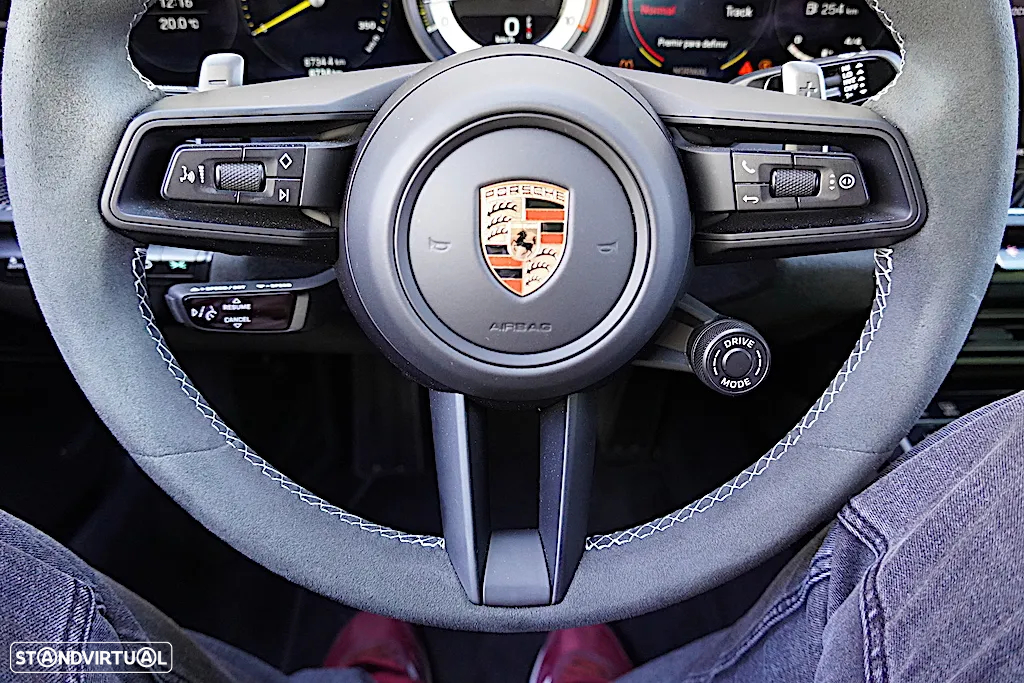 Porsche 911 (992) GT3 PDK - 31