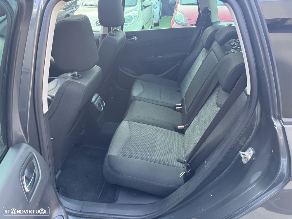 Peugeot 308 SW - 11