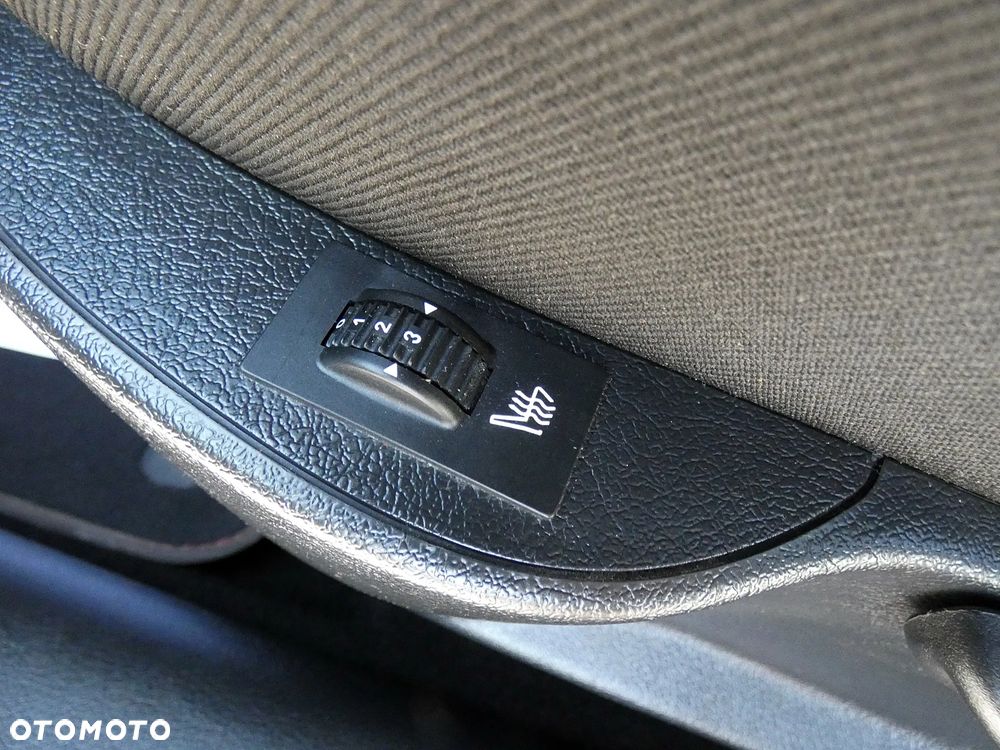 Peugeot 207 1.6 Trendy - 13