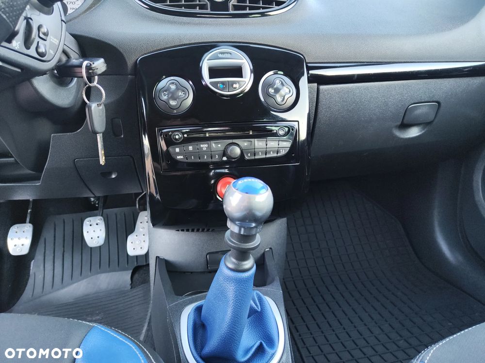 Renault Clio 1.5 dCi 105 FAP Gordini - 21