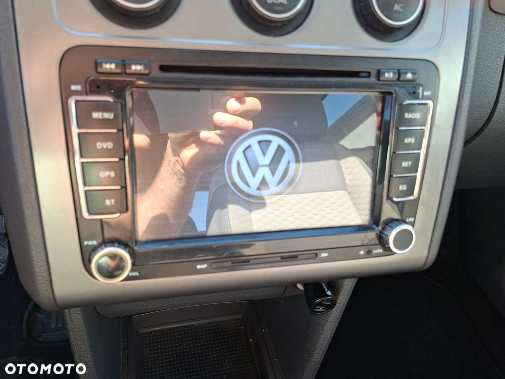 Volkswagen Touran 1.9 TDI DPF Blue Motion Conceptline - 21