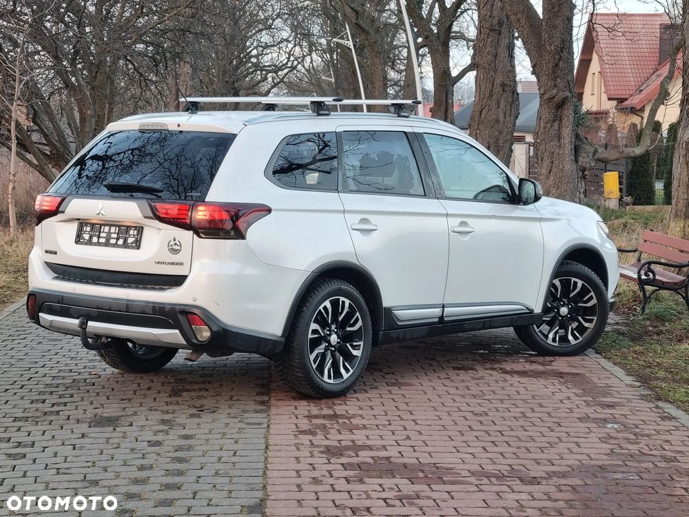 Mitsubishi Outlander 2.2 DI-D Intense + SDA 4WD - 3