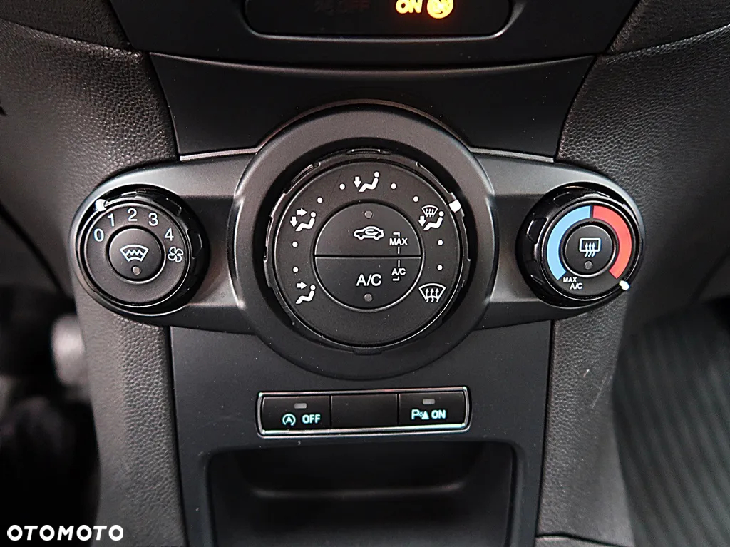 Ford Fiesta 1.0 EcoBoost S&S ST-LINE - 12