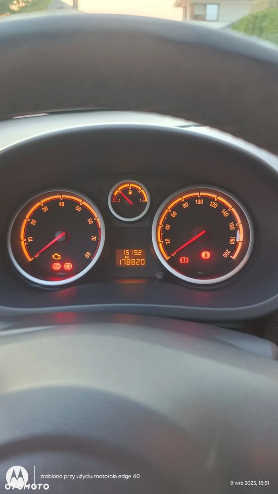Opel Corsa 1.4 16V - 9