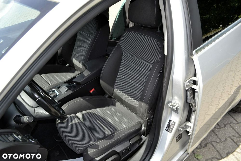 Opel Insignia 2.0 CDTI automatik Business Edition - 31