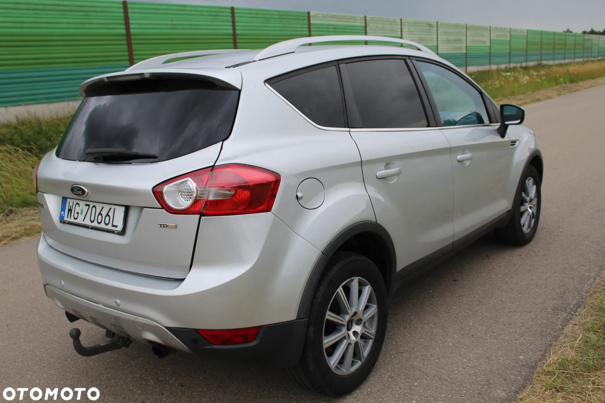 Ford Kuga 2.0 TDCi 2x4 Titanium - 7