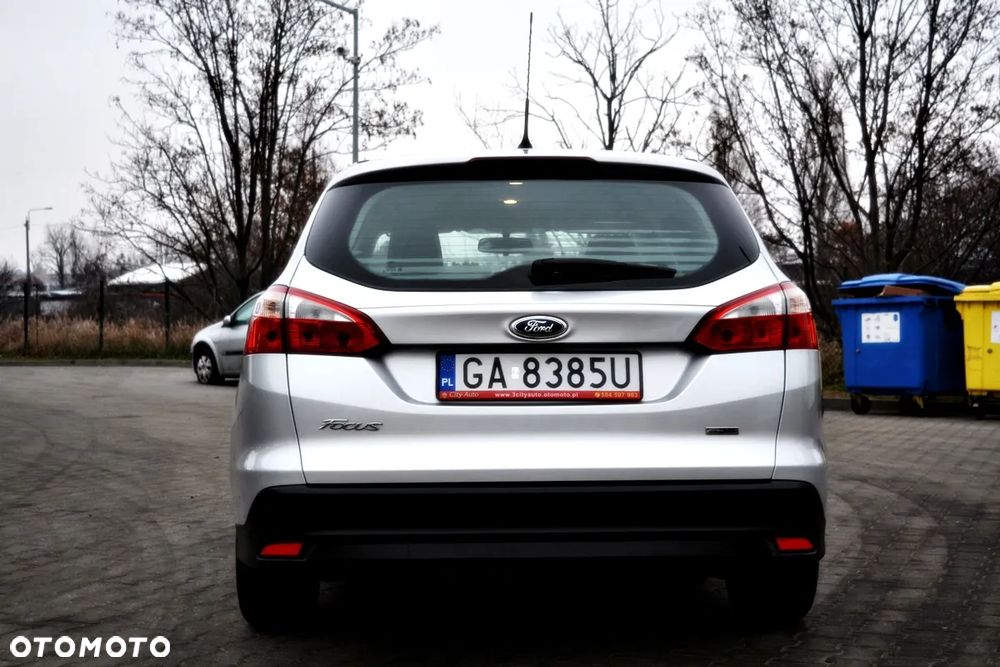 Ford Focus 1.6 TDCi DPF Ambiente - 13