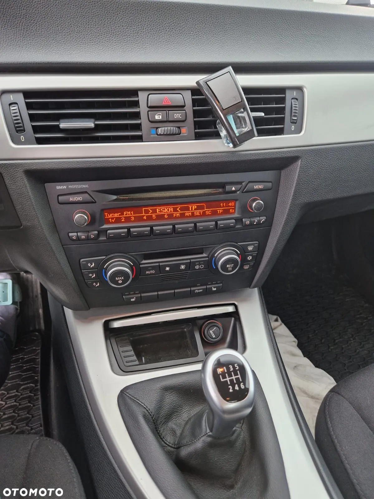 BMW Seria 3 318i - 11