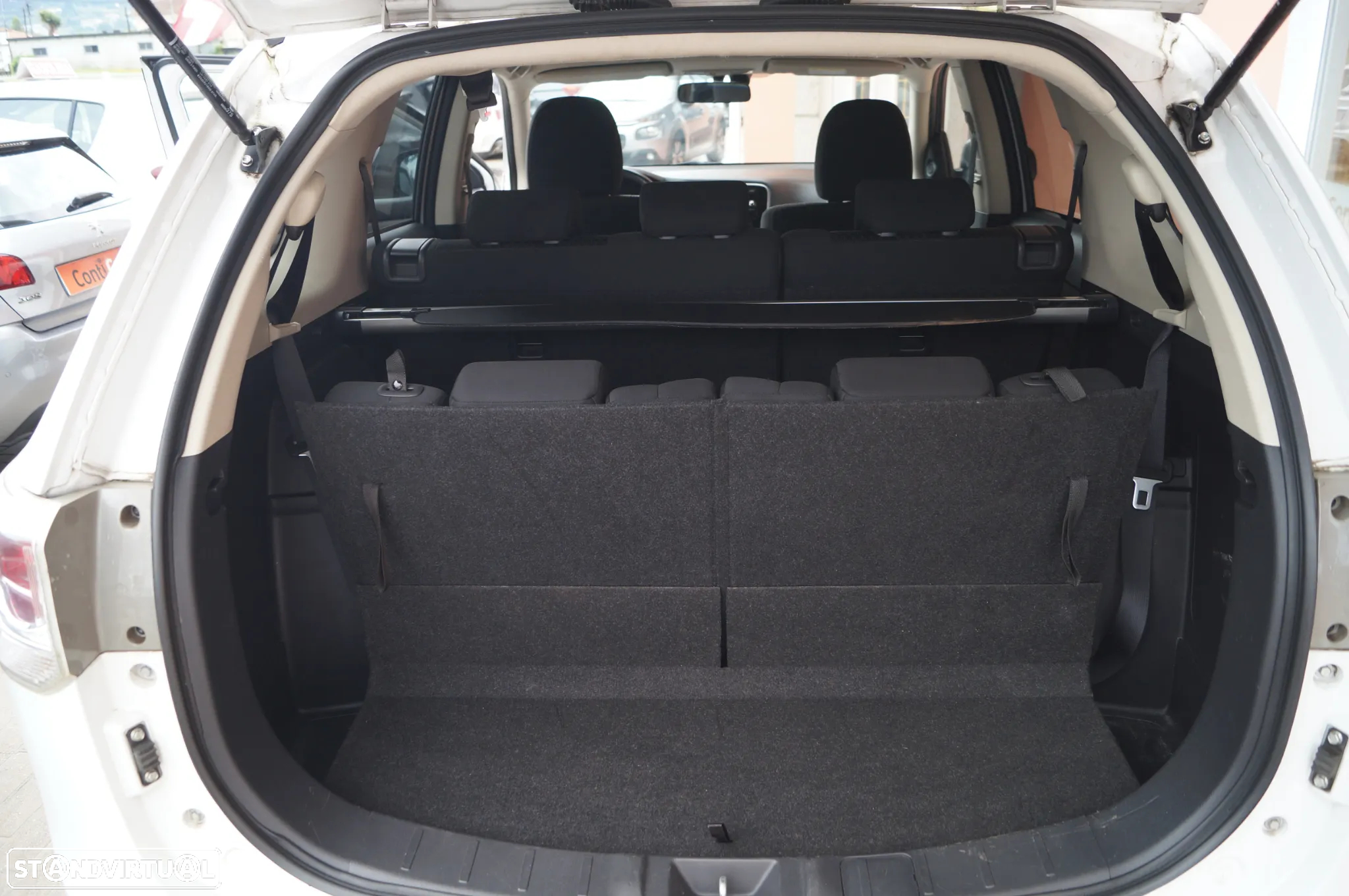 Mitsubishi Outlander - 13