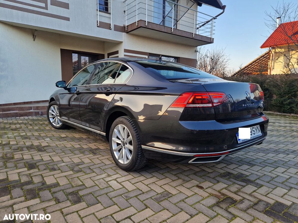 Volkswagen Passat 2.0 TDI DSG Highline - 22