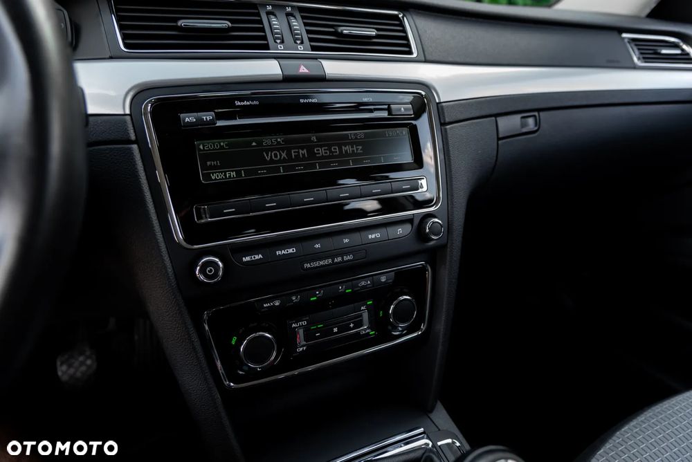 Skoda Superb 1.8 TSI FAMILY - 36