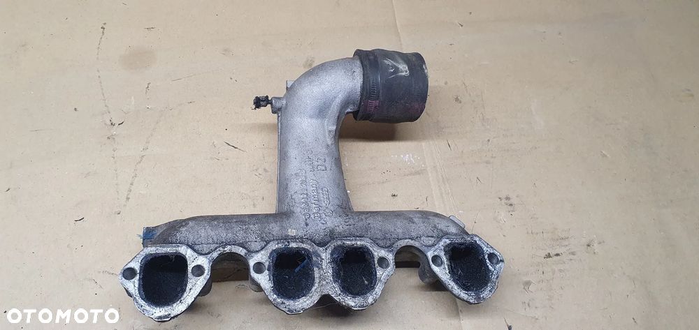 Kolektor ssący VW Passat B4 Golf III 1.9 TDI 028129713J - 3