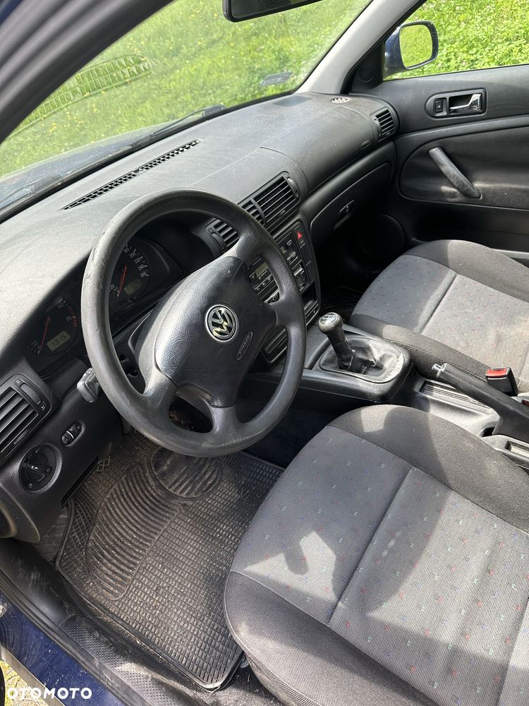 Volkswagen Passat - 5