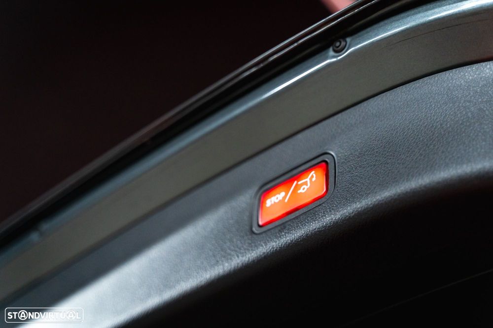 Mercedes-Benz GLC 300 e 4Matic 9G-TRONIC Avantgarde Advanced - 28