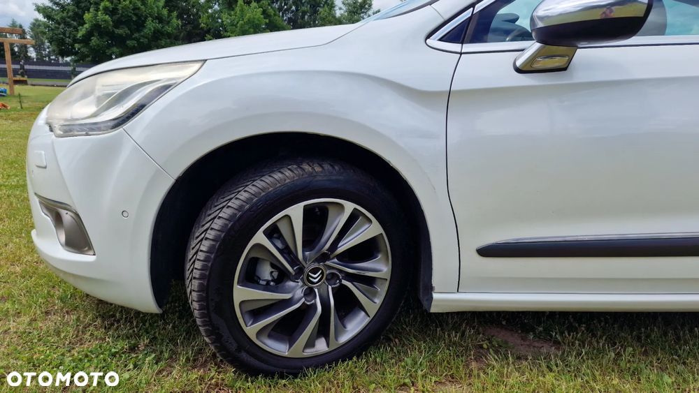 Citroën DS4 e-HDi 110 EGS6 SoChic - 15