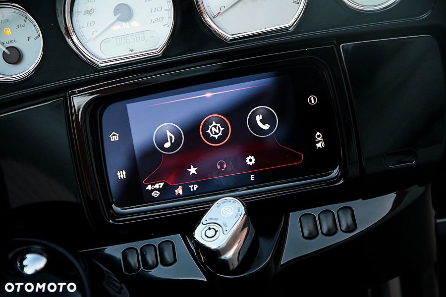 Harley-Davidson Touring Street Glide - 12