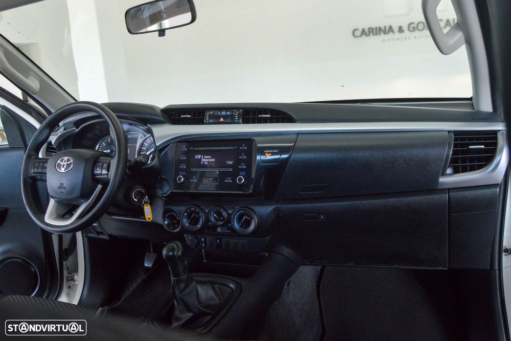 Toyota Hilux 2.4 D-4D 4WD CD CM - 9