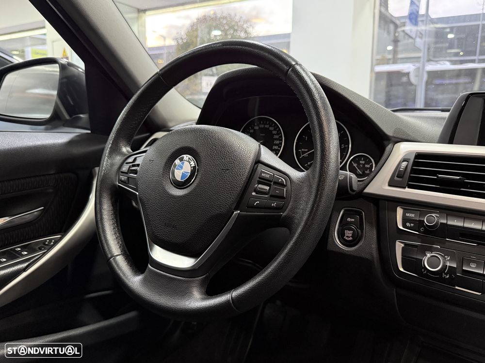 BMW 320 d Touring EfficientDynamics - 18