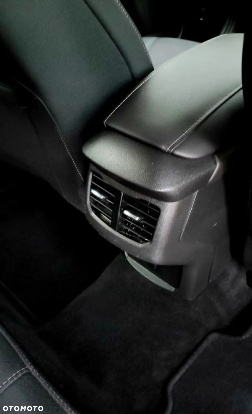 Ford Mondeo - 28