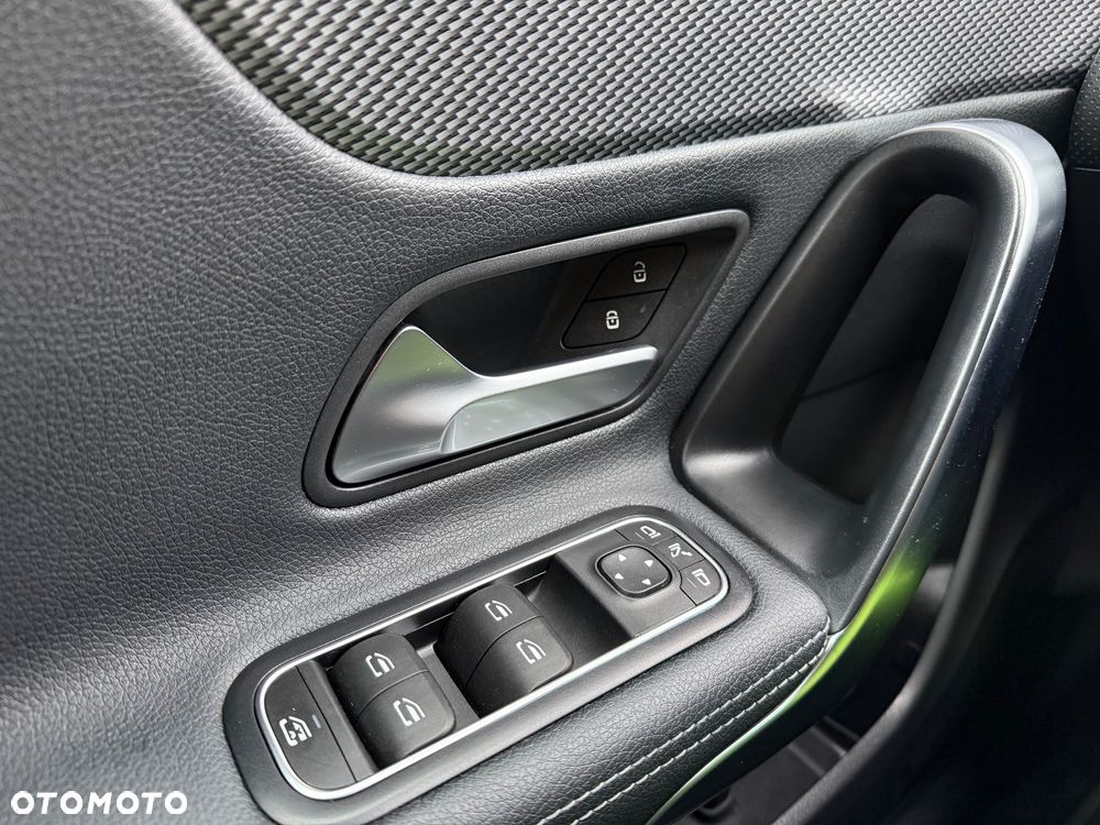 Mercedes-Benz CLA 180 7G-DCT Edition Progressive Line - 33
