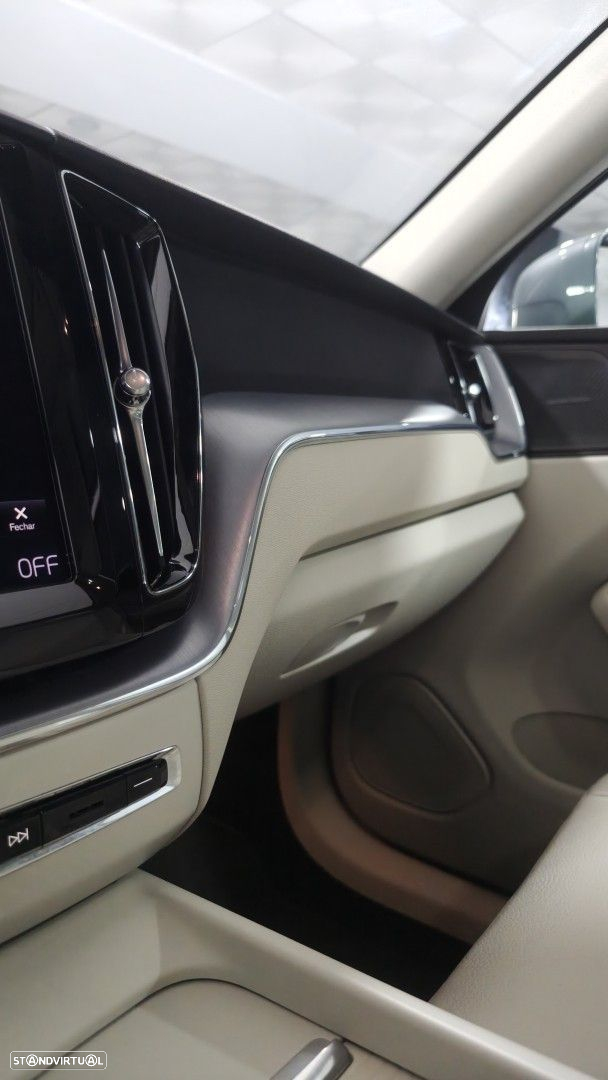 Volvo XC 60 2.0 T8 PHEV Momentum Plus AWD - 55