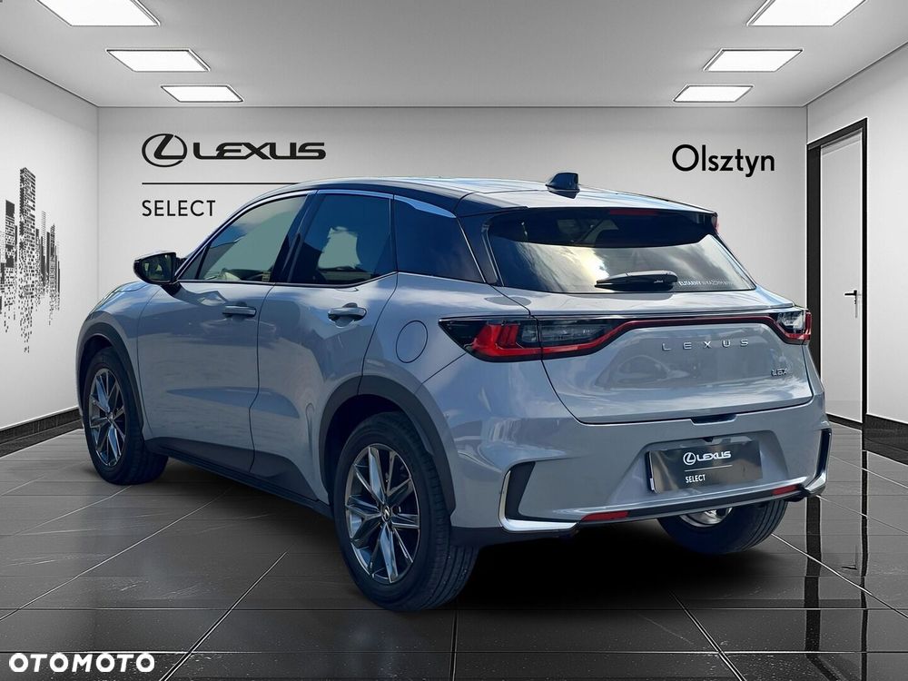 Lexus LBX - 4