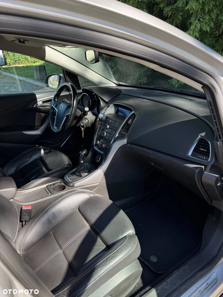 Opel Astra 1.4 Turbo - 26