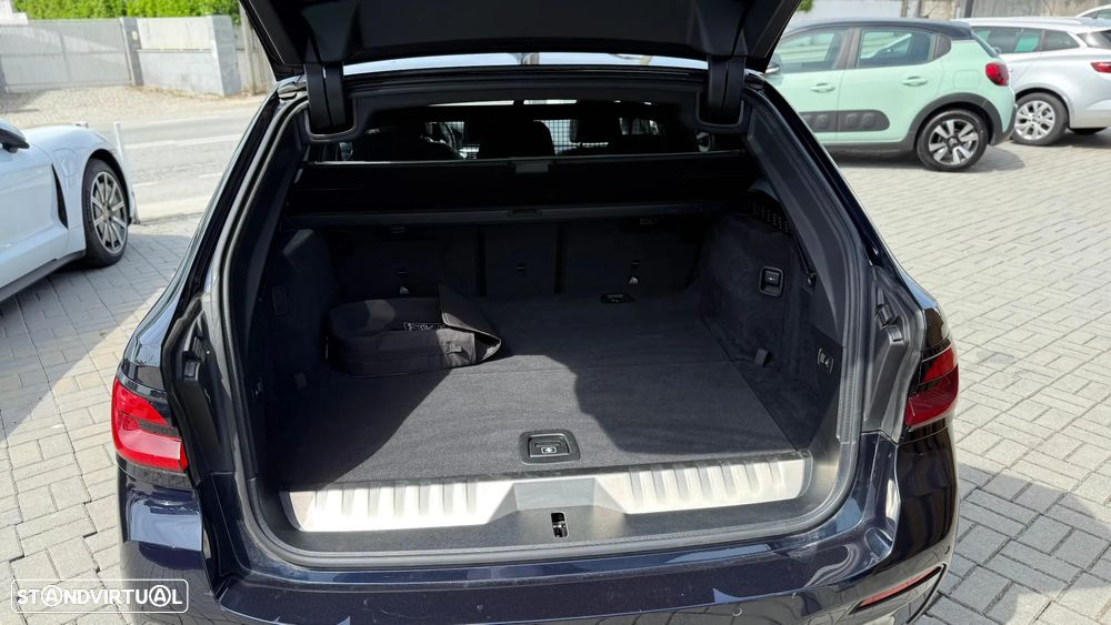 BMW 530 e Pack Desportivo M - 11