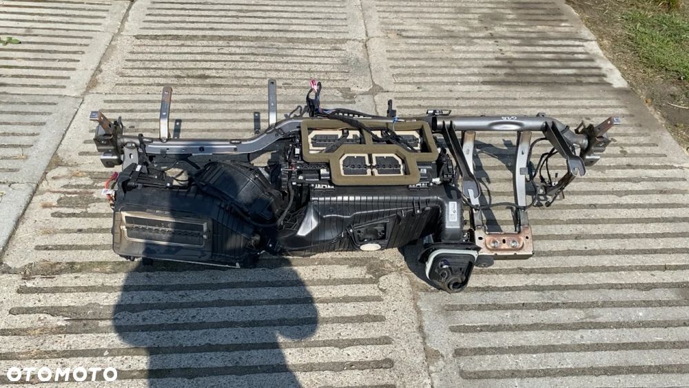 NAGRZEWNICA DMUCHAWA STELAŻ BMW G20 7942094 6804040 - 5