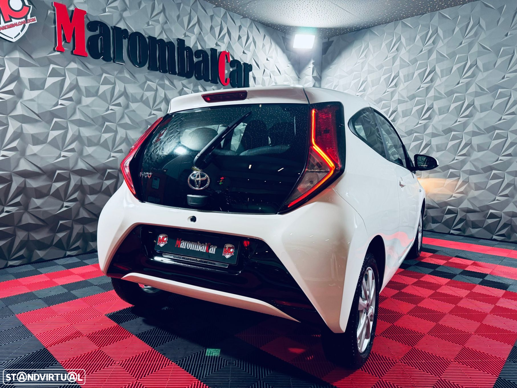 Toyota Aygo 1.0 X-Play Plus - 6