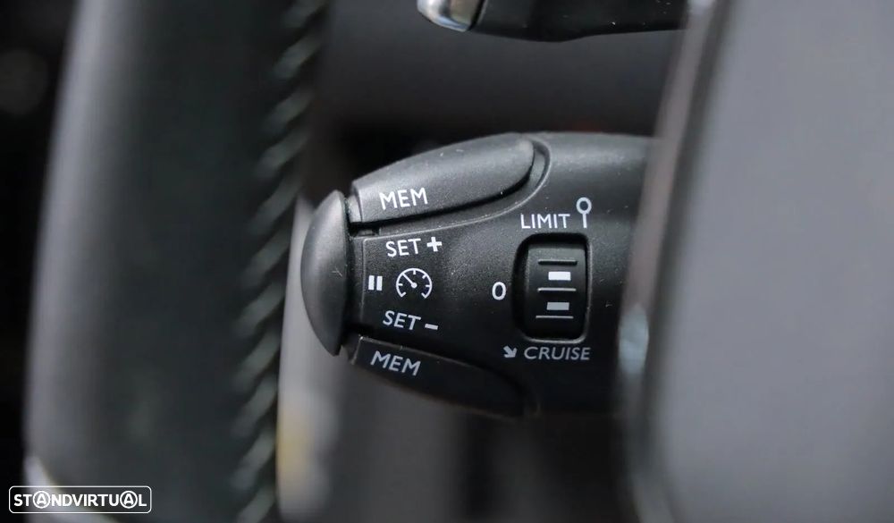 Peugeot 2008 PureTech 130 EAT8 Allure - 13