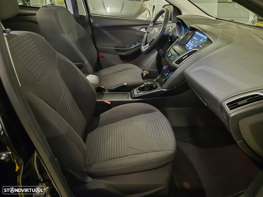 Ford Focus SW 1.5 TDCi Titanium - 25