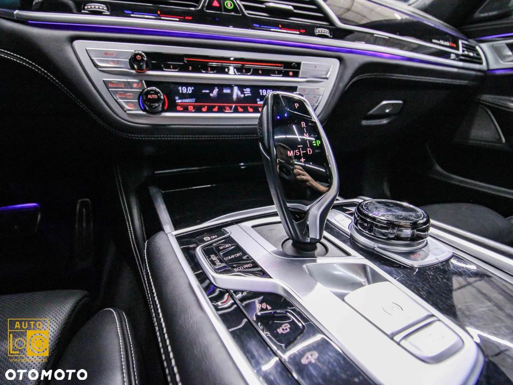 BMW Seria 7 750Ld xDrive - 31