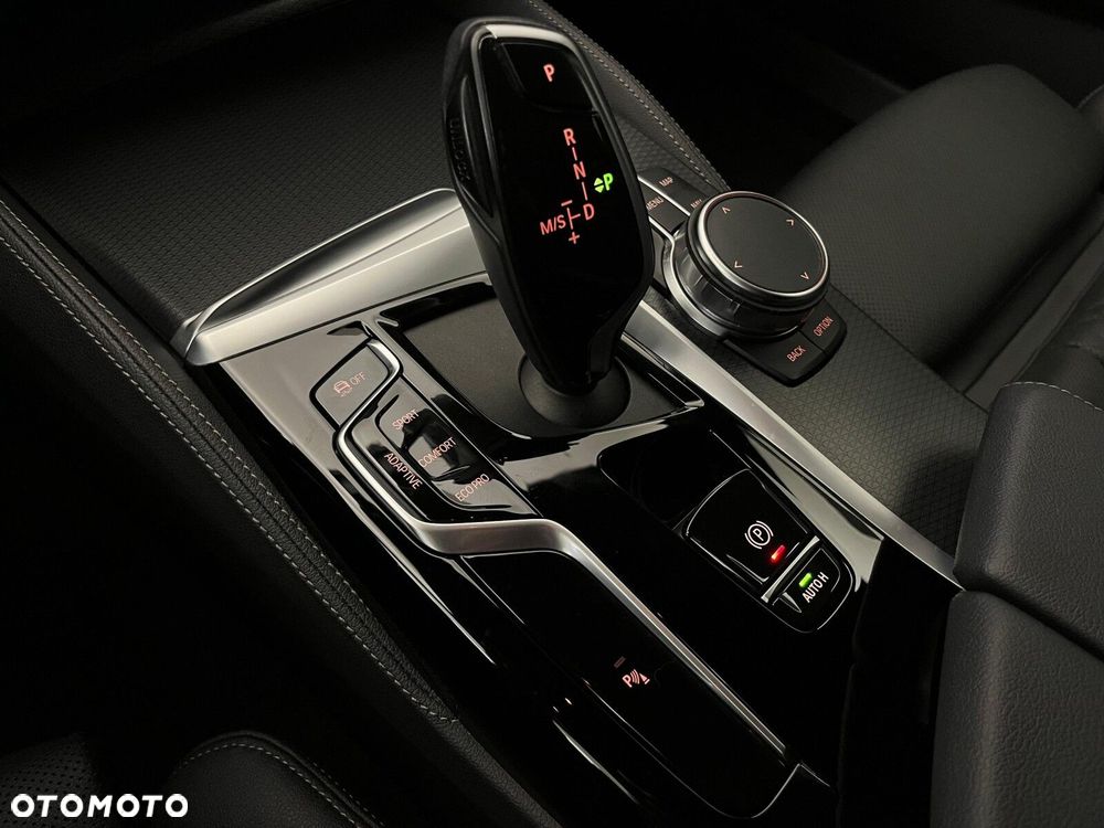 BMW Seria 5 530d xDrive mHEV M Sport sport - 31