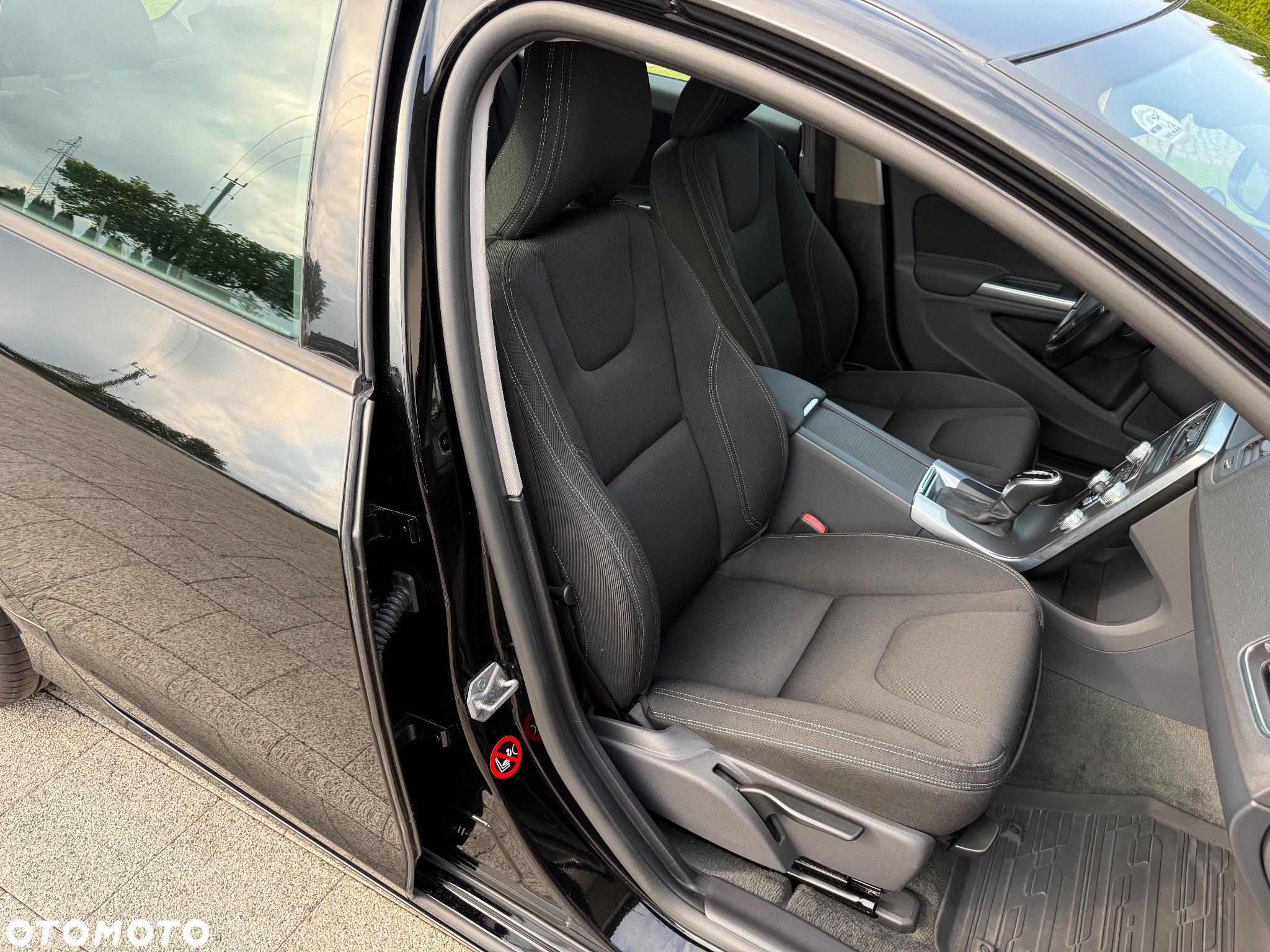 Volvo V60 D3 Momentum - 35